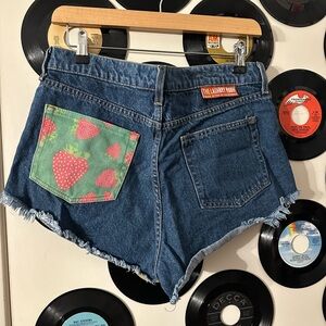 🍓 strawberry shorts